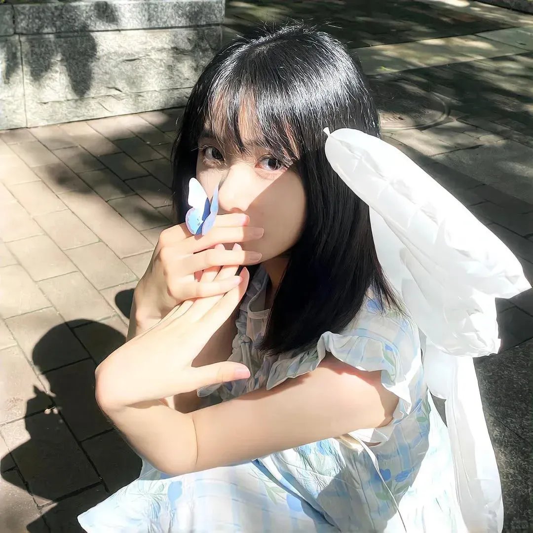 魔女荷莉 封面